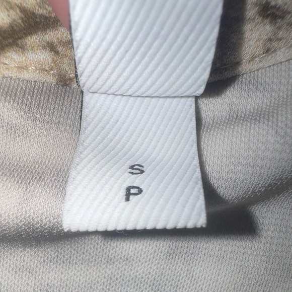 Burberry Pale Taupe Astrakhan Print Long-sleeve Brand tag missing. Size SM. EUC - Picture 8 of 16